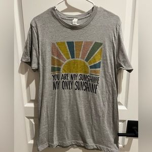 Buccee’s sunshine shirt • size M